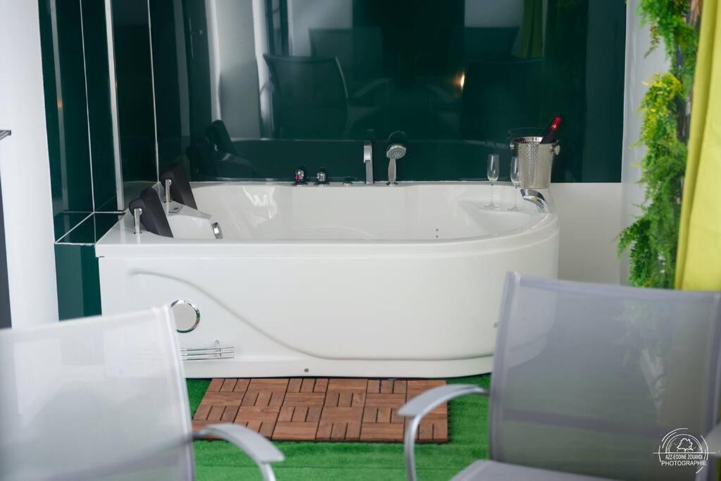 Suite Le Loft & Garden Et Spa By Nancyintimelounge מראה חיצוני תמונה